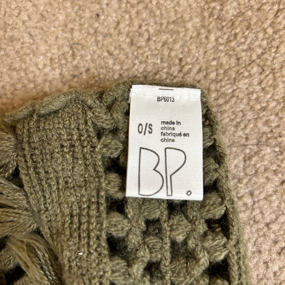 Olive green Infinity Scarf with fringe edging - Picture 3 of 8